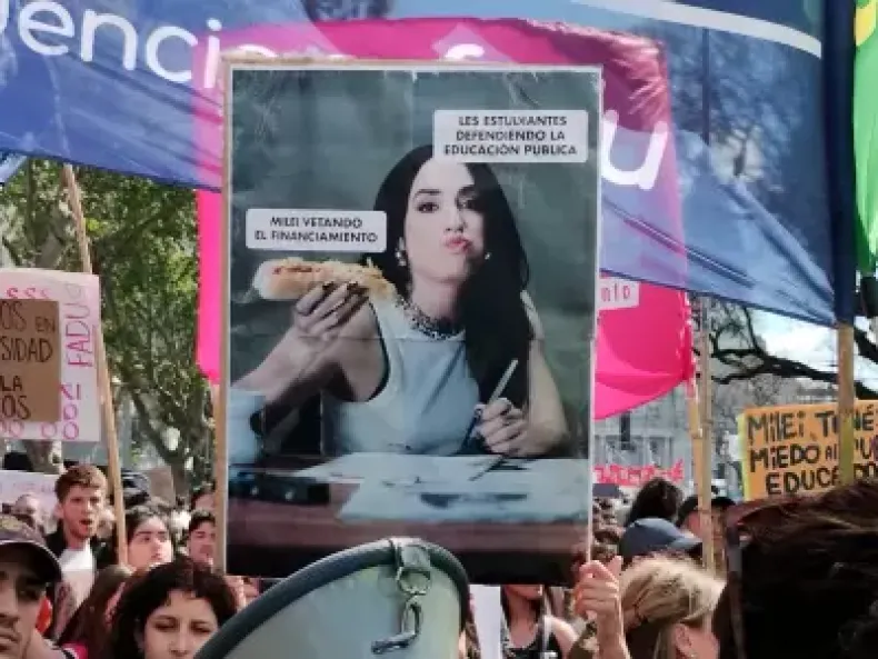 cartel lali.webp